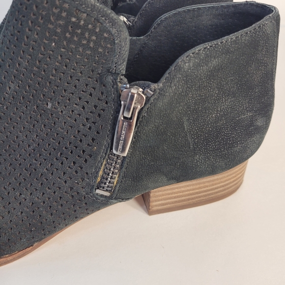 Vince Camuto ankle boots size 10M - Picture 6 of 11